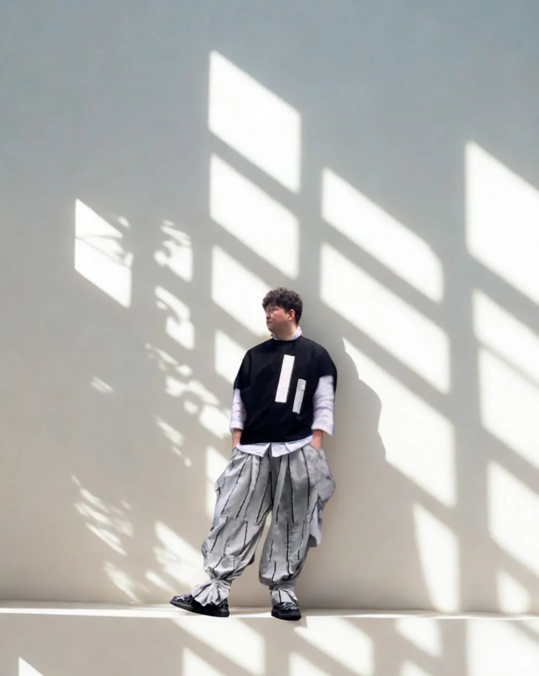 人と被りたくない、個性ある、ワイドパンツの着こなし