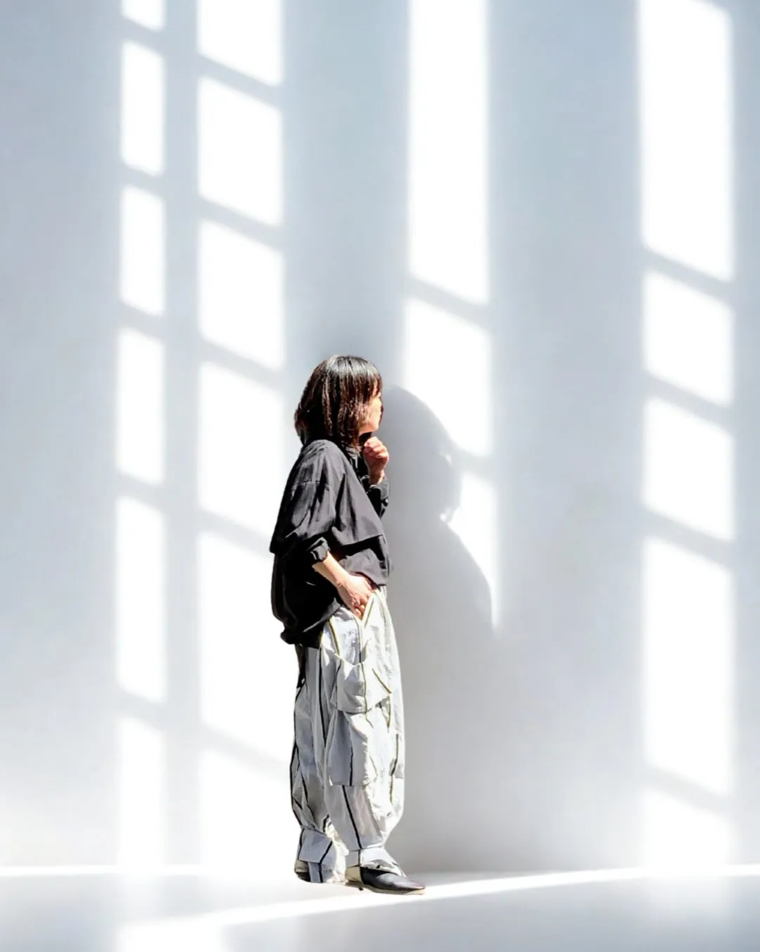 人と被りたくない、個性ある、ワイドパンツの着こなし