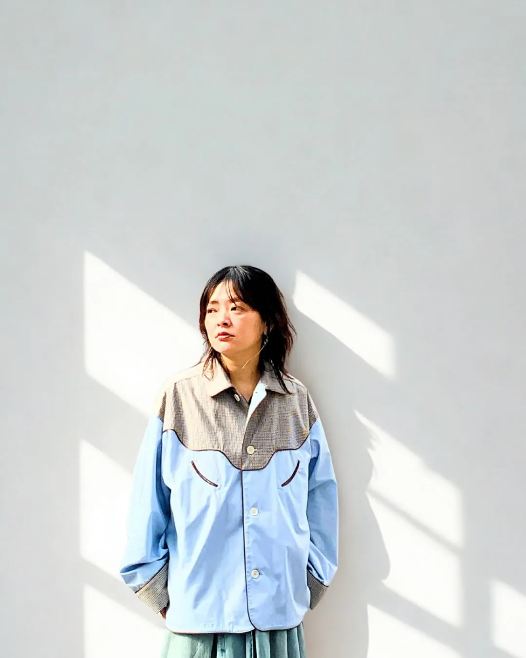 シャツとブルゾンの間のシャツ