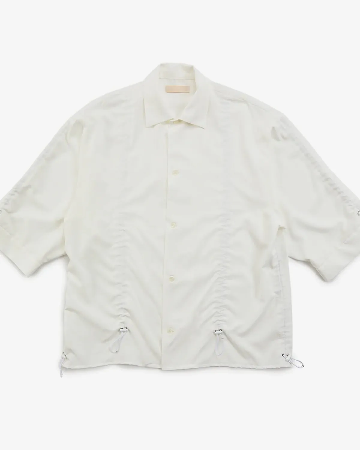 だいぶ表情を変えられるシャツ