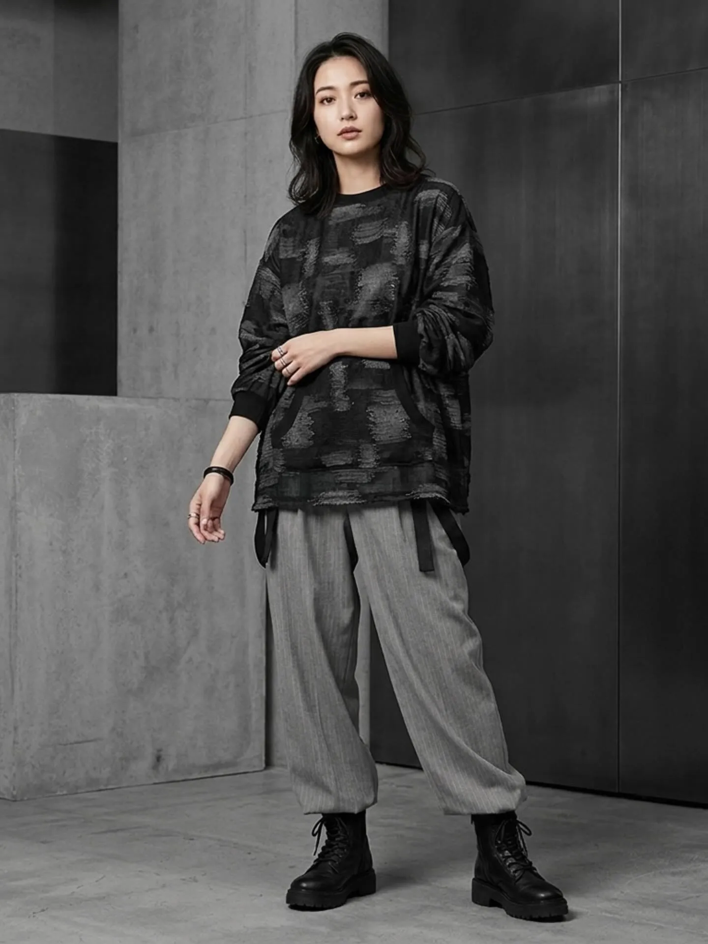 女性、男性関係なく着用出来るこのトップスとパンツ