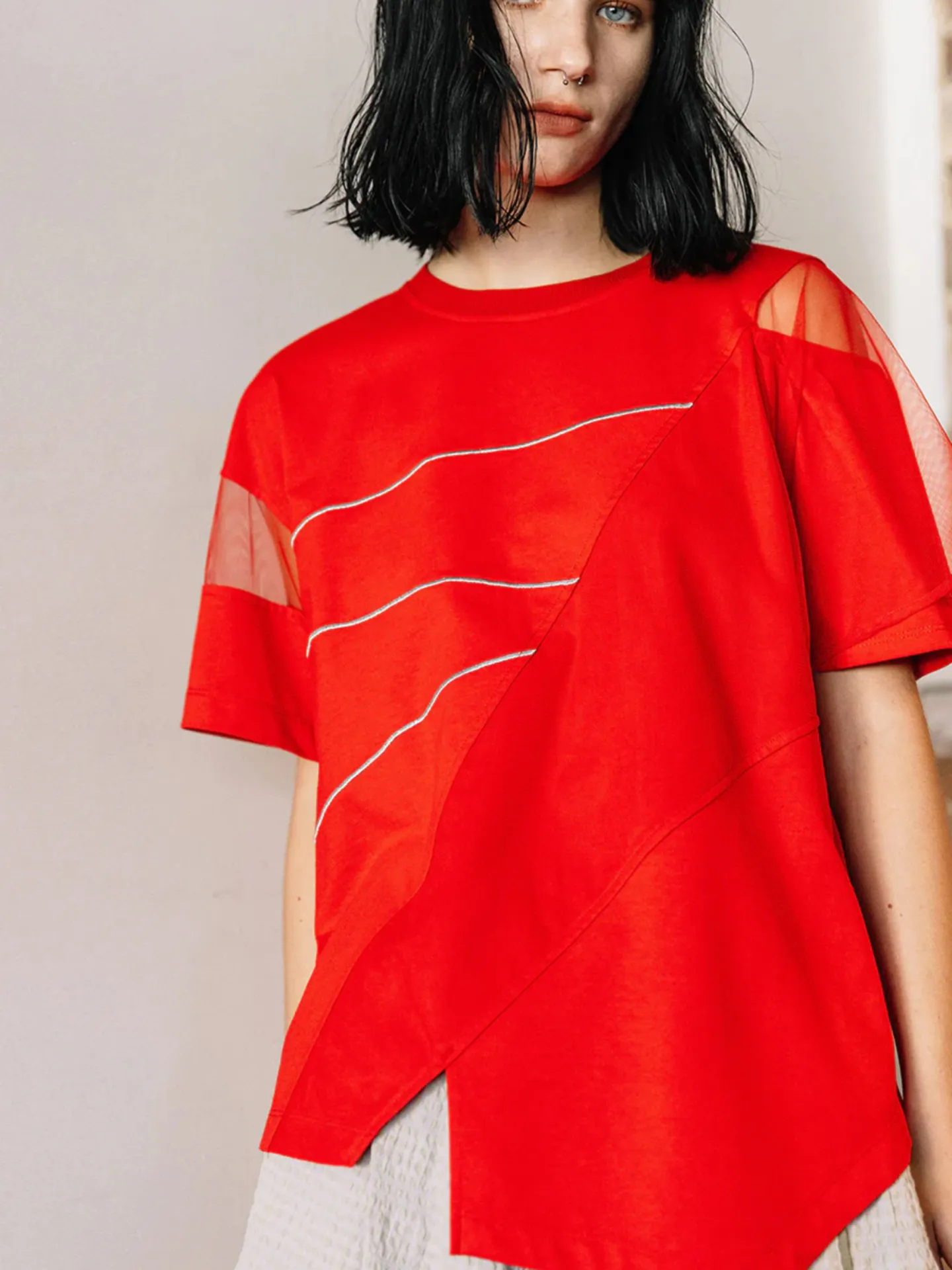 SHEER LAYERED EMBROIDERY LINE T-SHIRT レッド