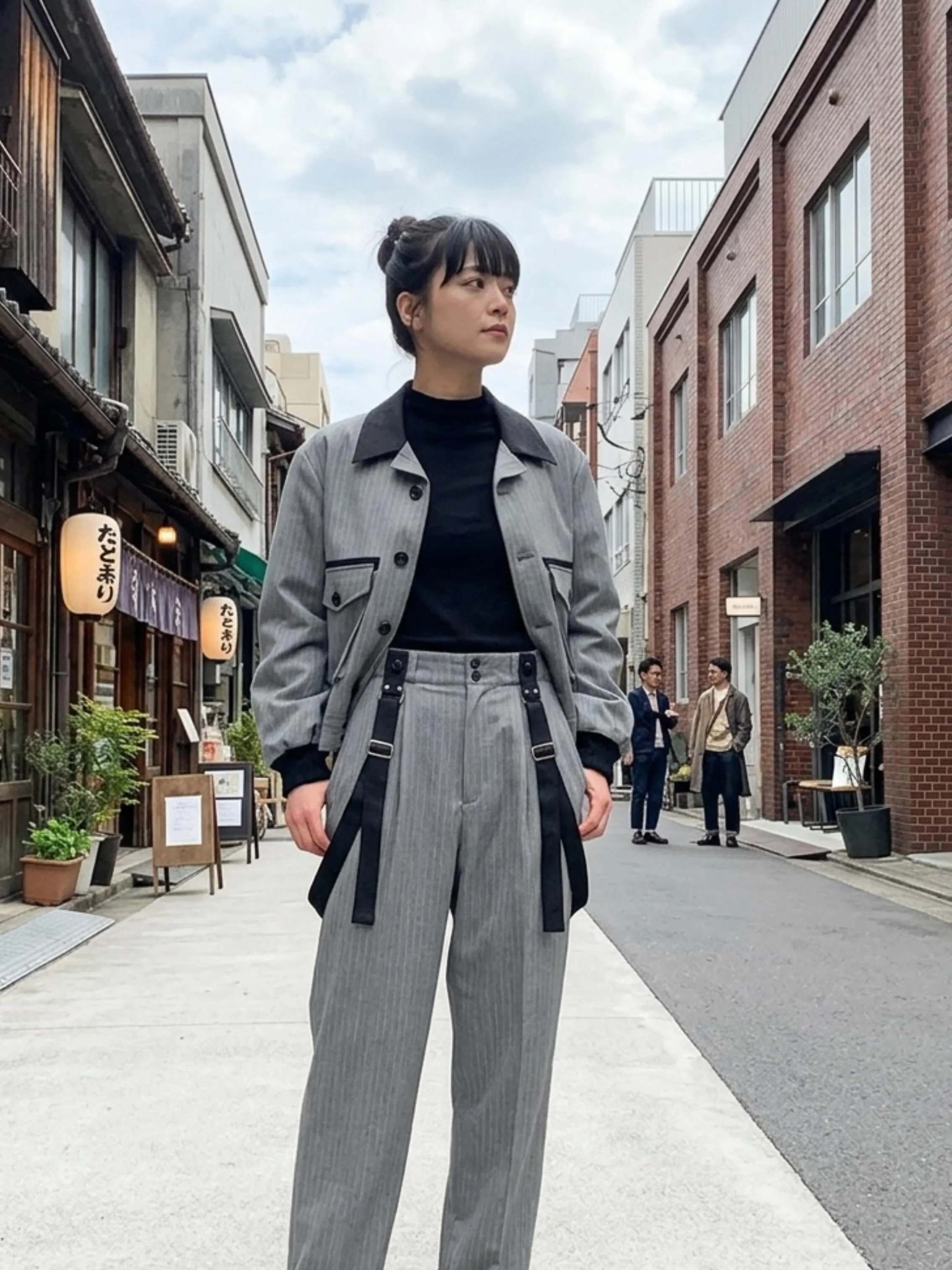 ちょっとだけ肌寒い日にはこのブルゾンとパンツがとっても重宝♪