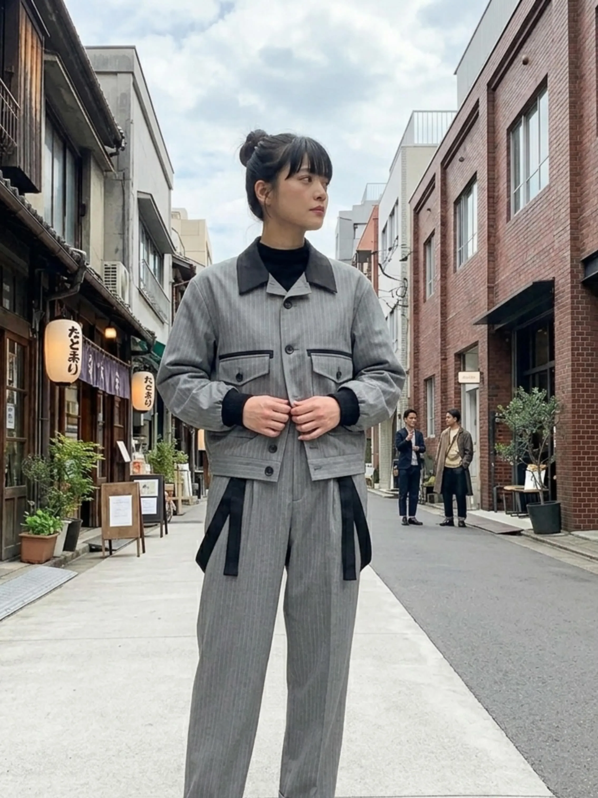 ちょっとだけ肌寒い日にはこのブルゾンとパンツがとっても重宝♪