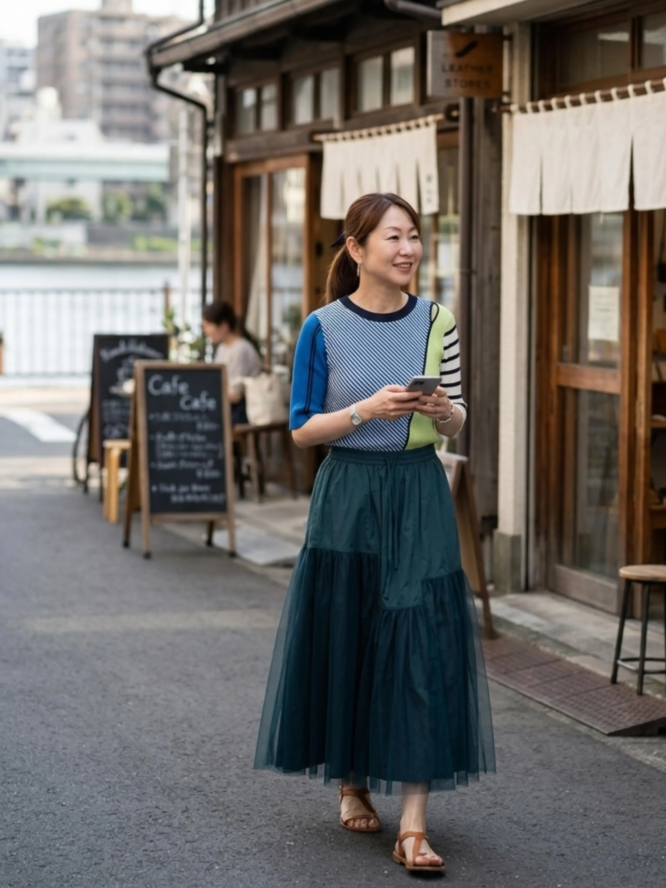 パンツとスカートは両方とも合うし、