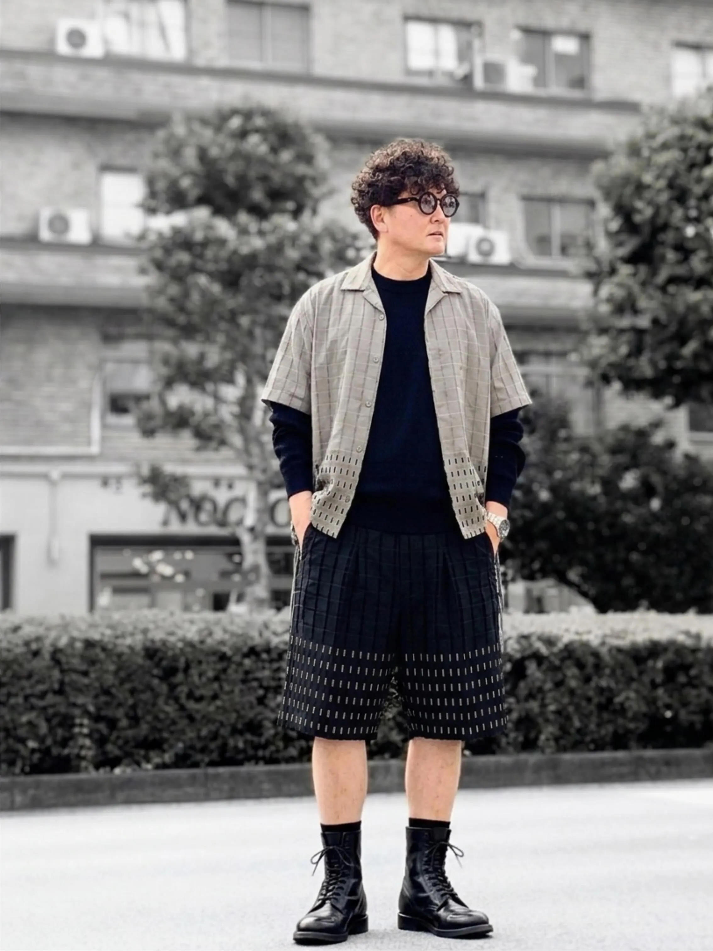 ブロックパターンシリーズのシャツとショートパンツ