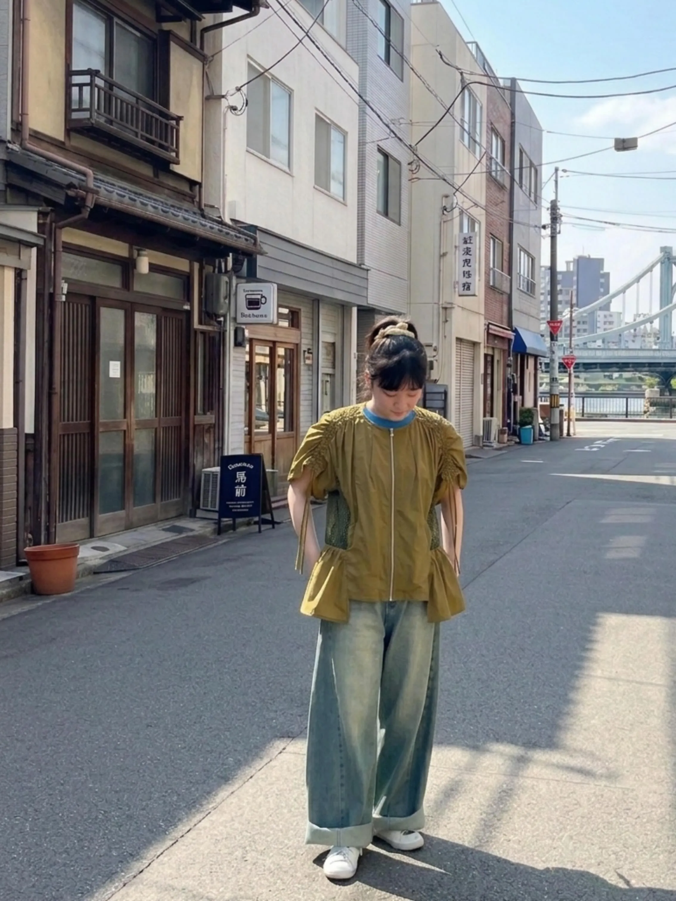 とっても軽やかで薄手のナイロンで出来た