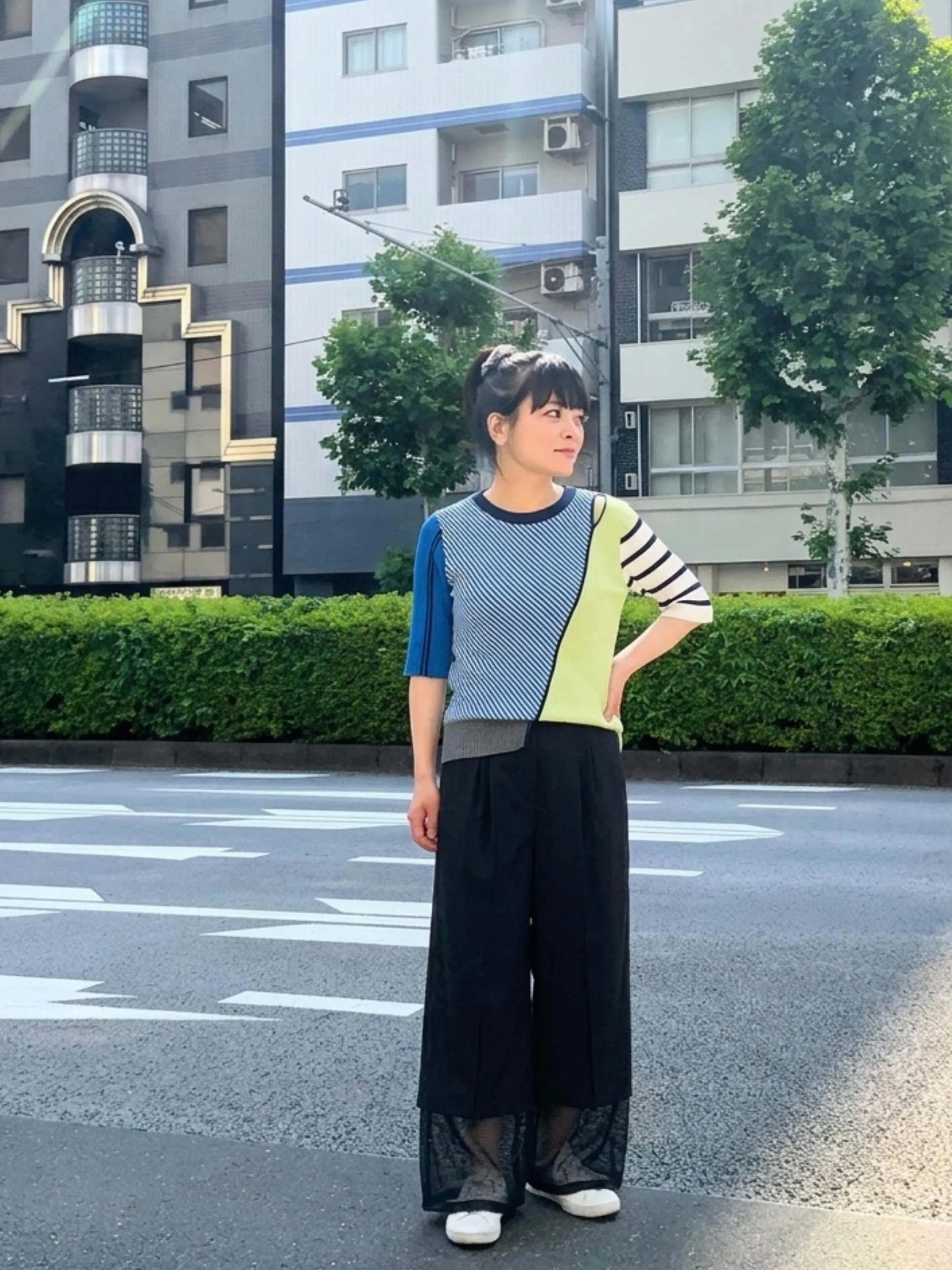 涼しげなワイドパンツ