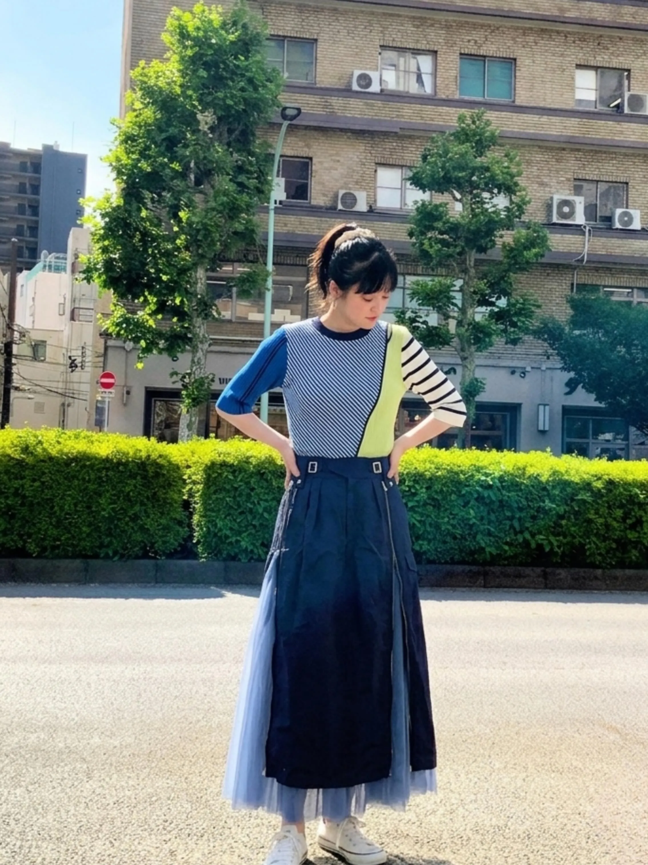 夏をカッコよく、品よく着こなすTシャツとボトムス