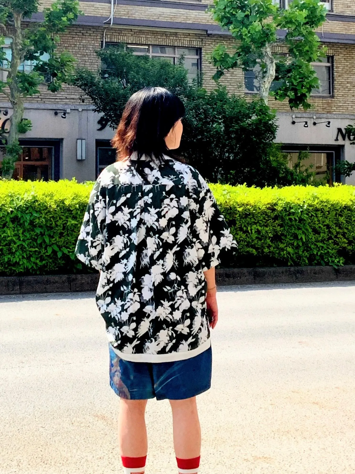 サラッと着れて、夏に生えるガラスのシャツ。