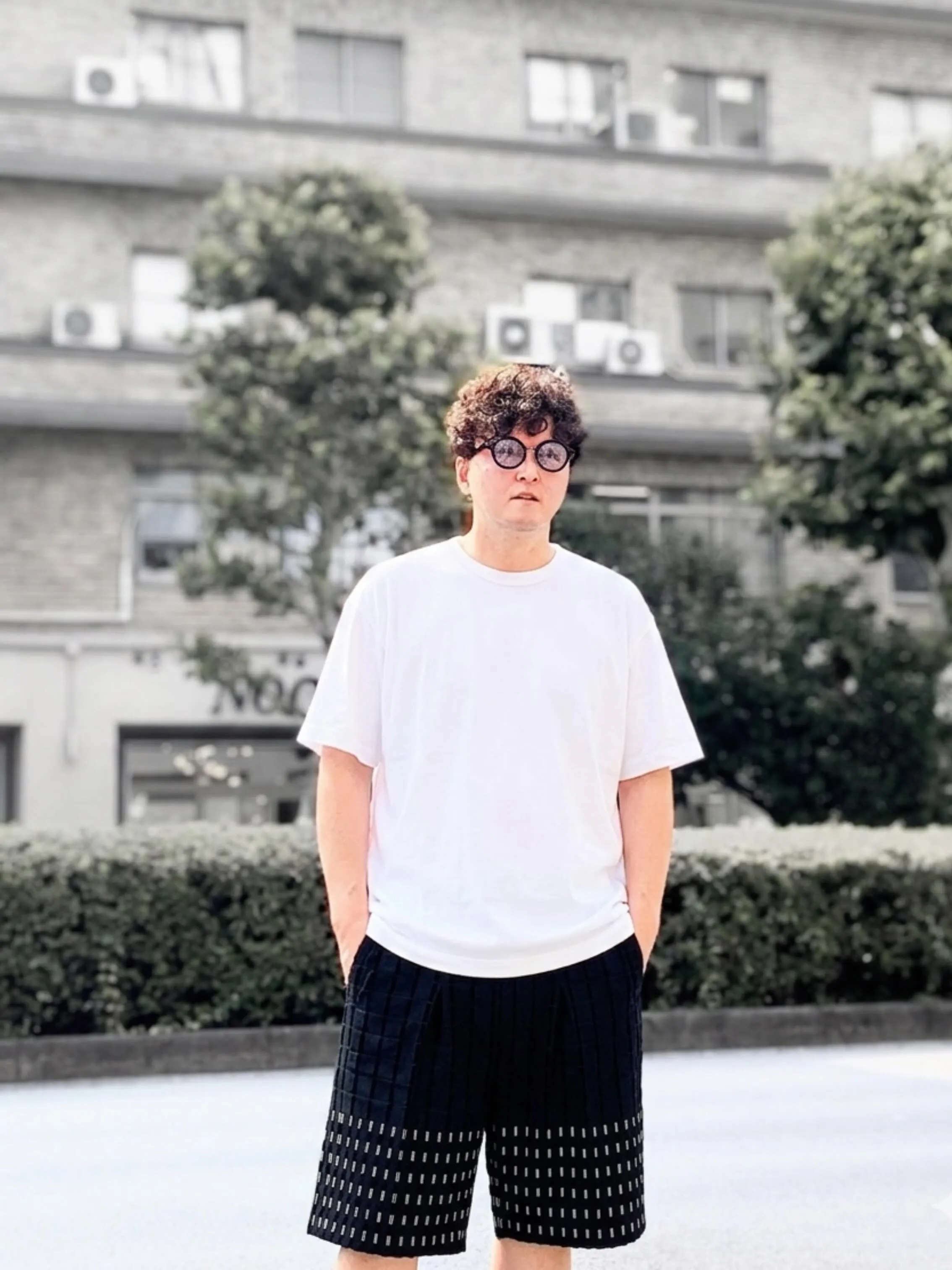 シンプルなTシャツシャツをよりカッコよく引き立たせてくれるパ...