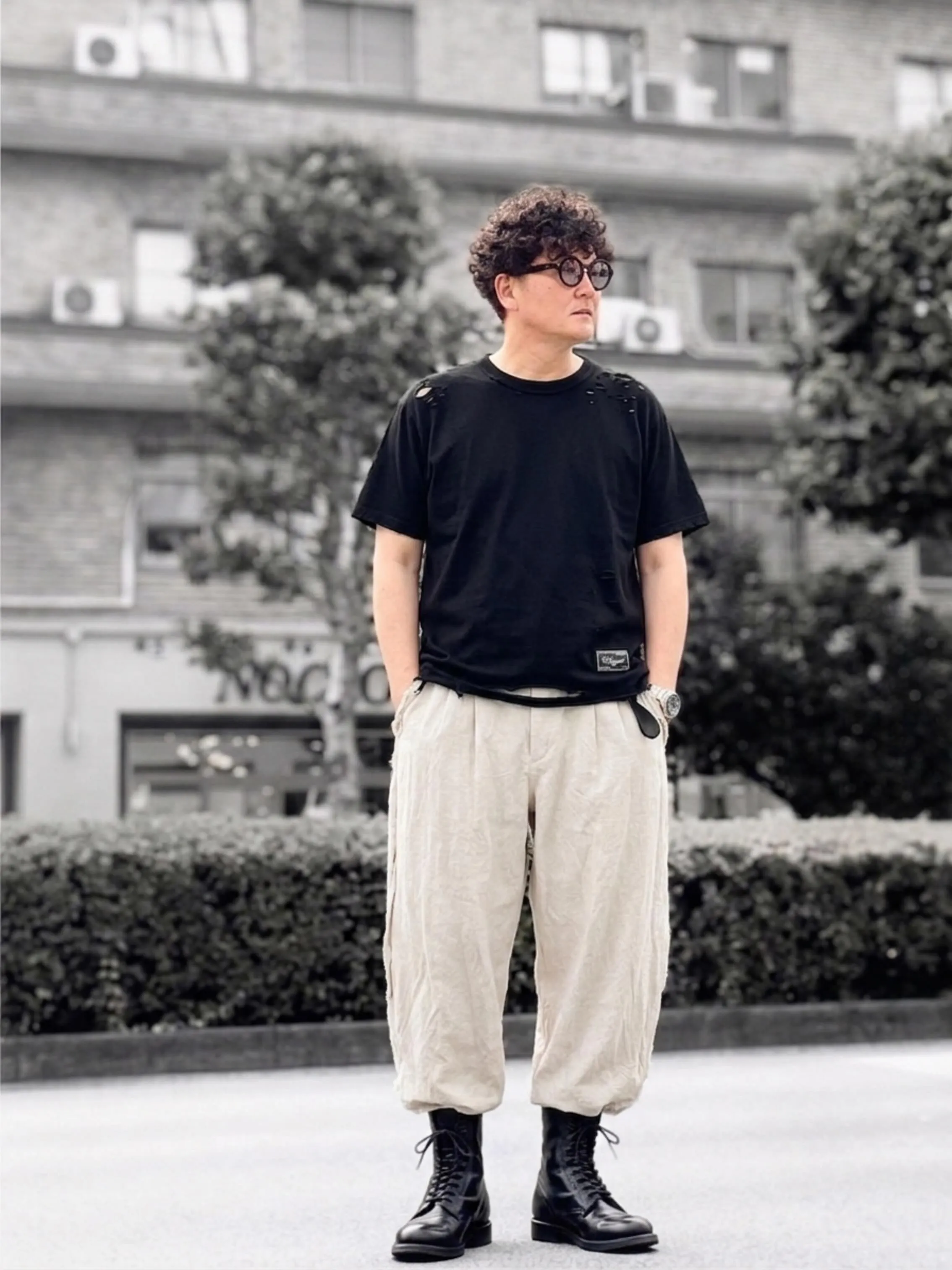 シンプルなTシャツシャツをよりカッコよく引き立たせてくれるパ...