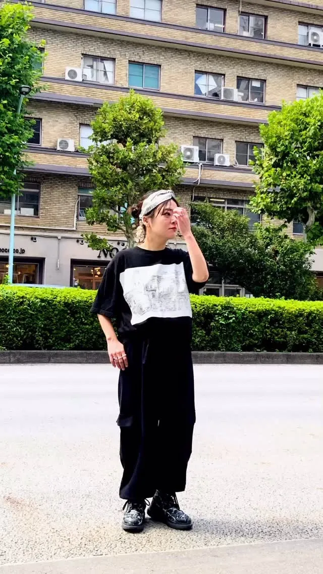 サンプル品のスウェットカーゴパンツのコーデ